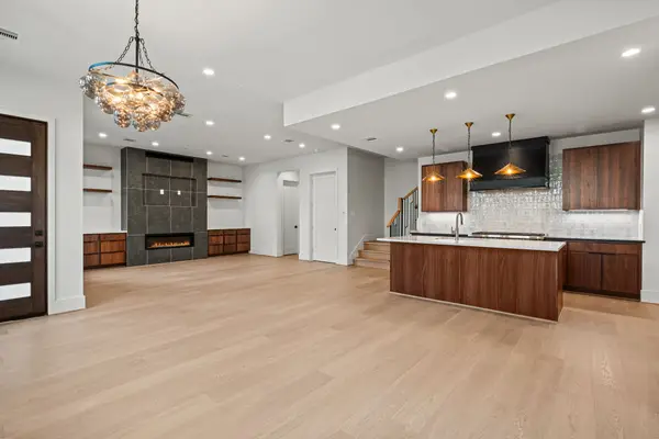 5409 Chevy Chase #A, Houston, TX 77056