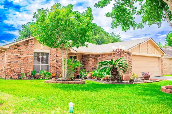707 Landing Boulevard, League City, TX 77573