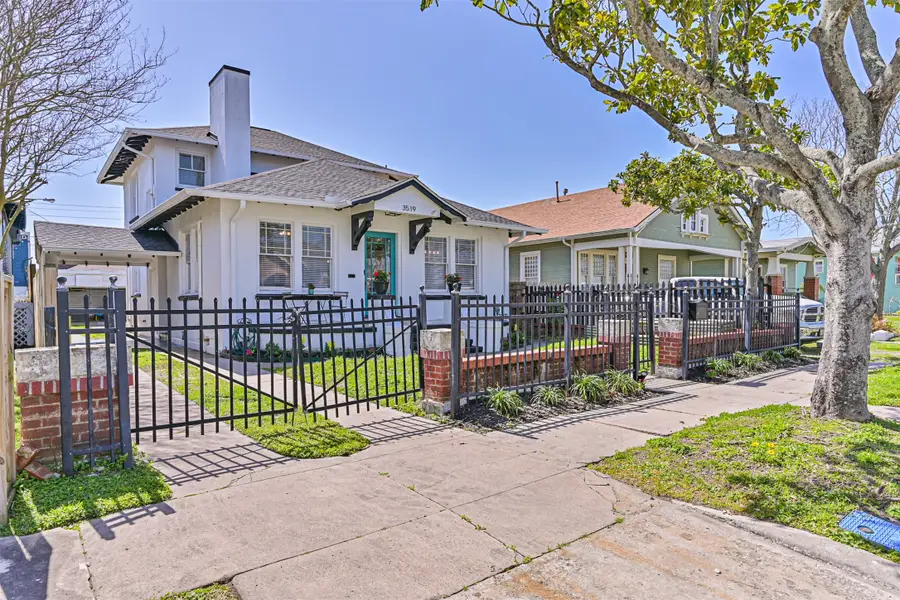 3519 Avenue R 1/2, Galveston, TX 77550 - Image #3