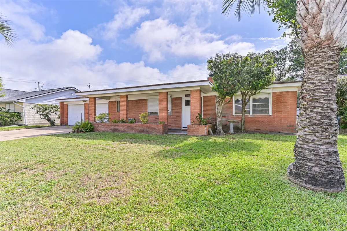 2920 Heron Drive, Galveston, TX 77551 - Image #1