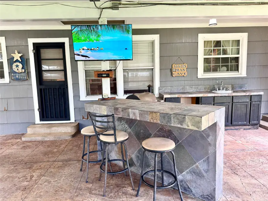 1203 Yupon Street, El Campo, TX 77437 - Image #3