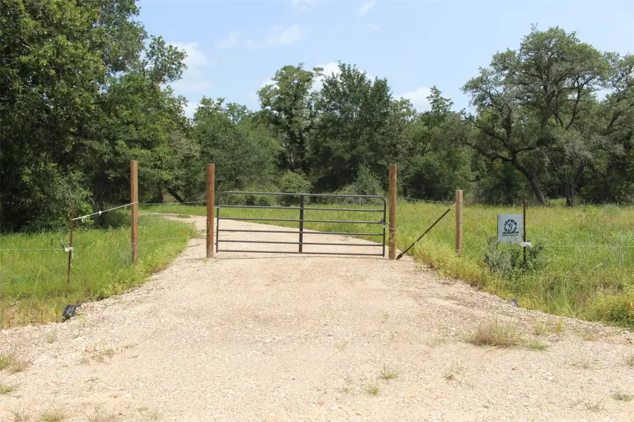 479 Private 1581 Drive, Hallettsville, TX 77964 - #2