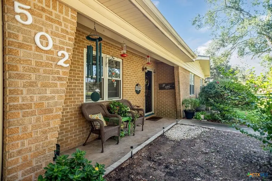 502 Avenue G, El Campo, TX 77437 - Image #3