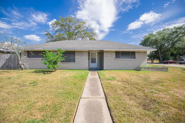607 Yorkshire Avenue, Pasadena, TX 77503