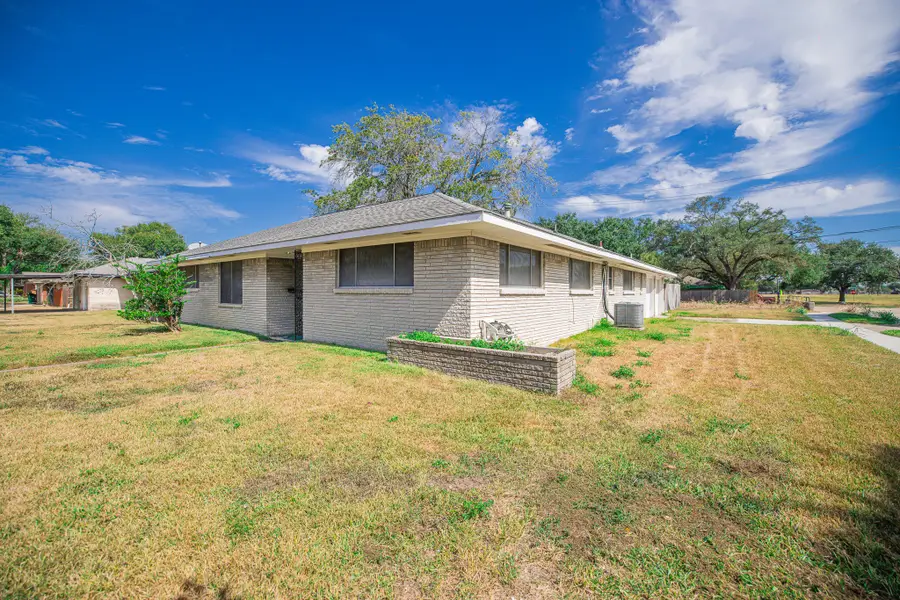 607 Yorkshire Avenue, Pasadena, TX 77503 - #2