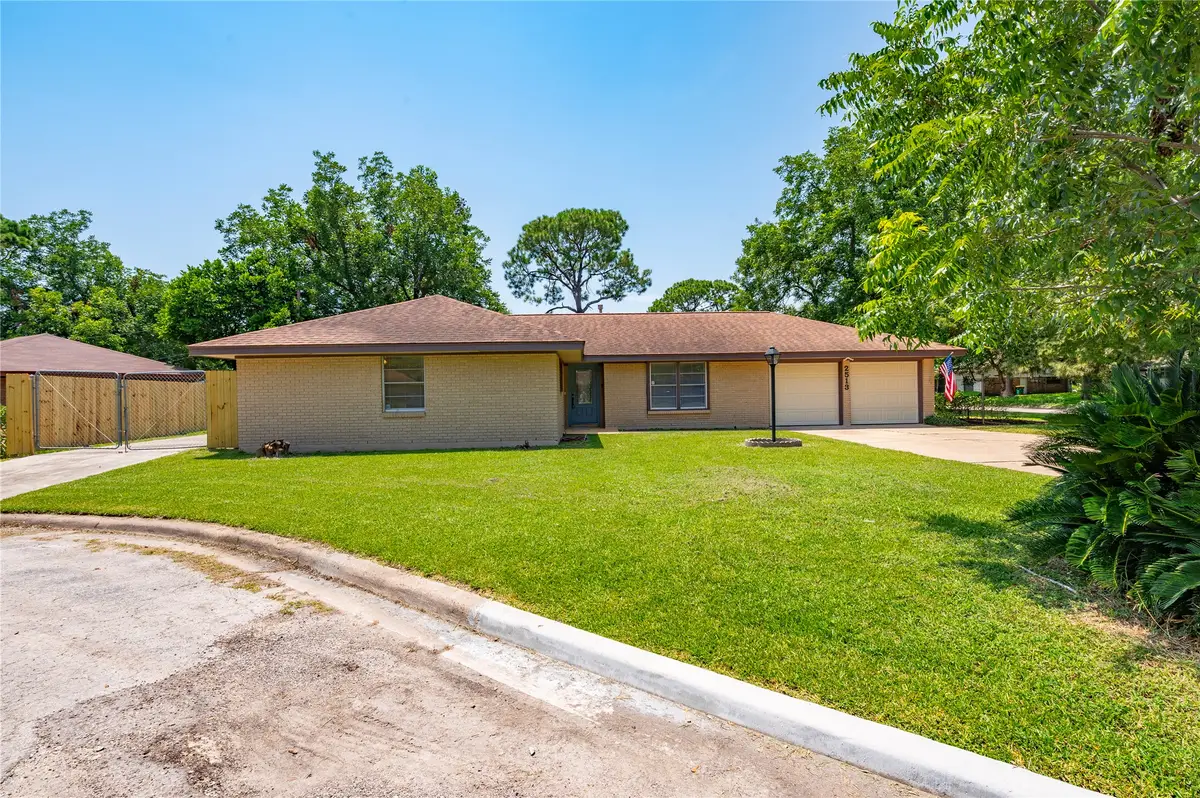 2513 Meadow Lane, La Marque, TX 77568 - #1