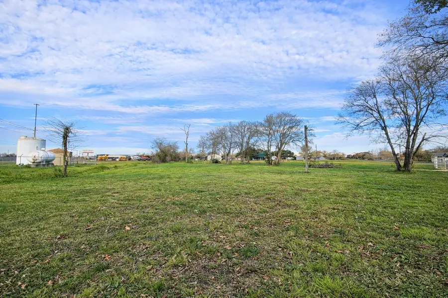 8411 Meadowlark Drive, Baytown, TX 77523 - Image #3