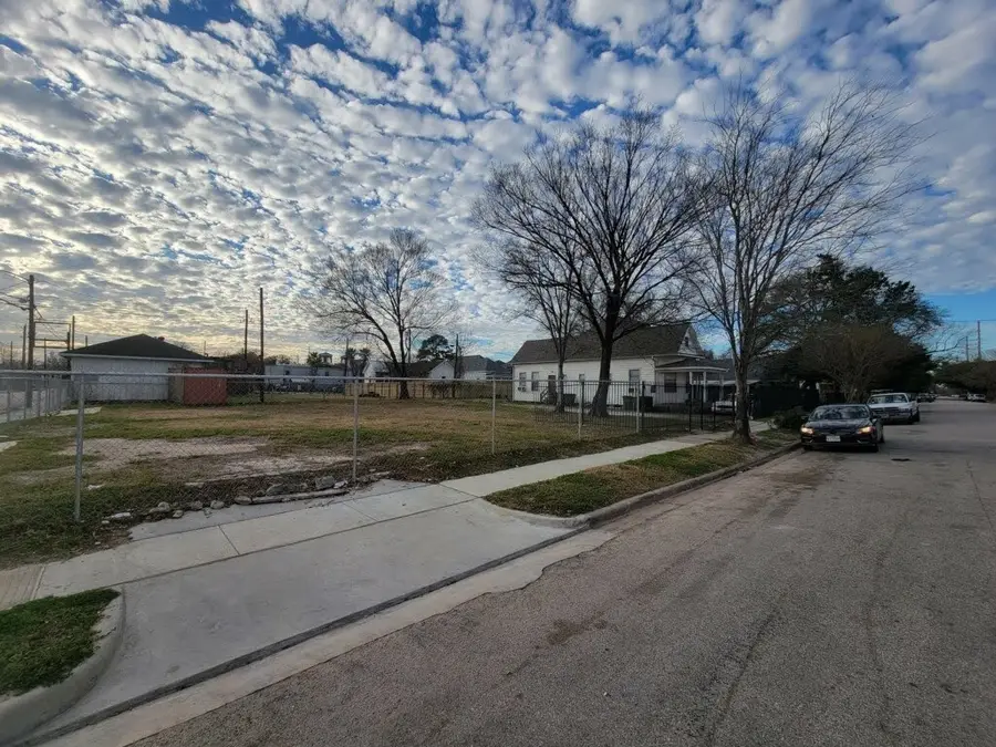 1905 Chapman Street, Houston, TX 77009 - Image #2