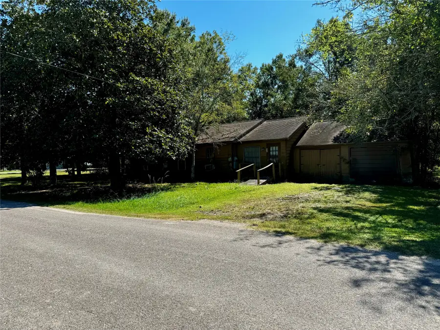 235 W Hartel Street, Sour Lake, TX 77659 - Image #2