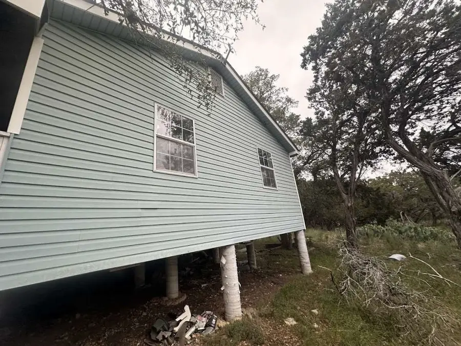 855 15th W, Lakehills, TX 78063 - Image #3