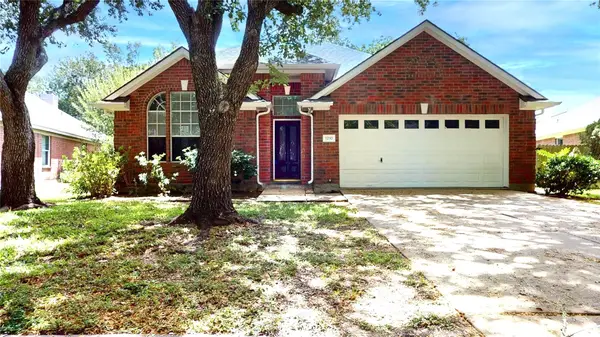 1210 Oak Canyon Lane, Richmond, TX 77469