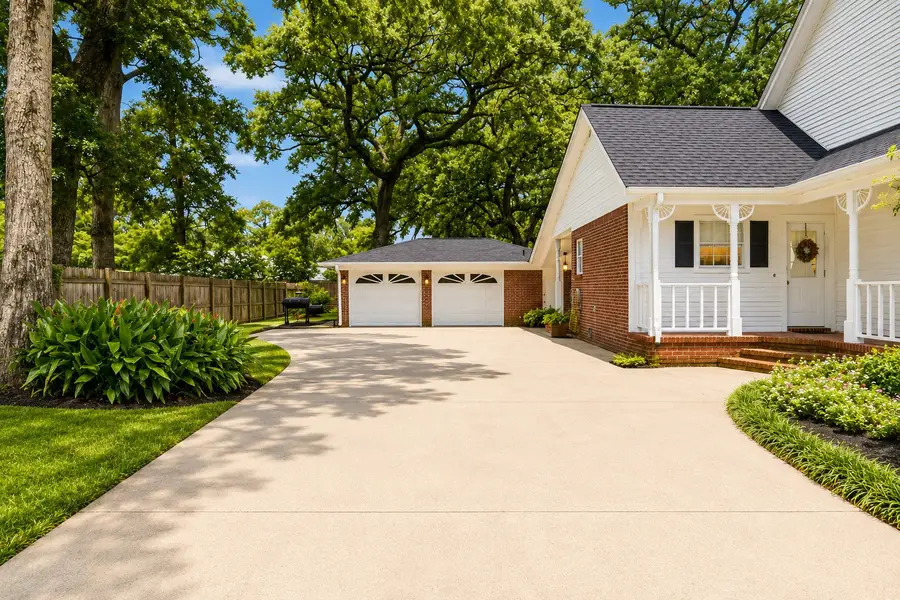 108 Fir Drive, Lake Jackson, TX 77566 - #2
