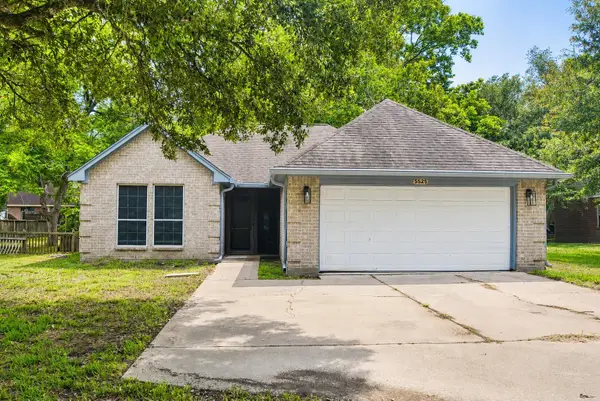 5525 Main Street, Santa Fe, TX 77510