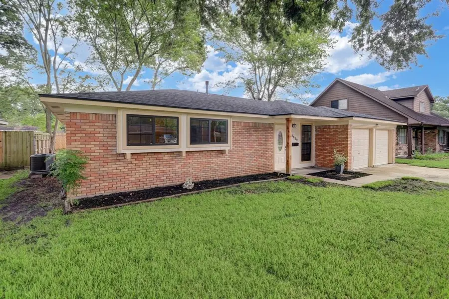 2606 Hillshire Drive, Deer Park, TX 77536 - Image #2