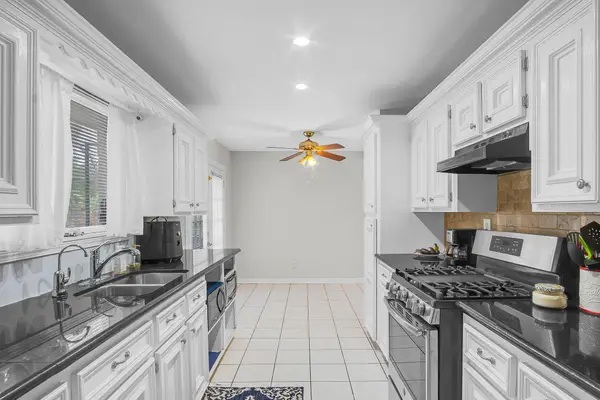 10939 Dunvegan Way, Houston, TX 77013