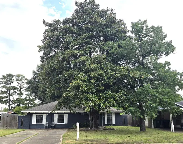 6434 Woodland Trails Drive, Houston, TX 77088