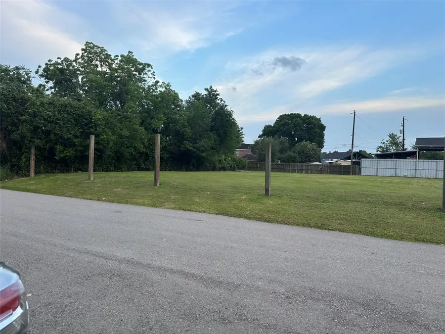 6721 Whitton Drive, Houston, TX 77085 - Image #3