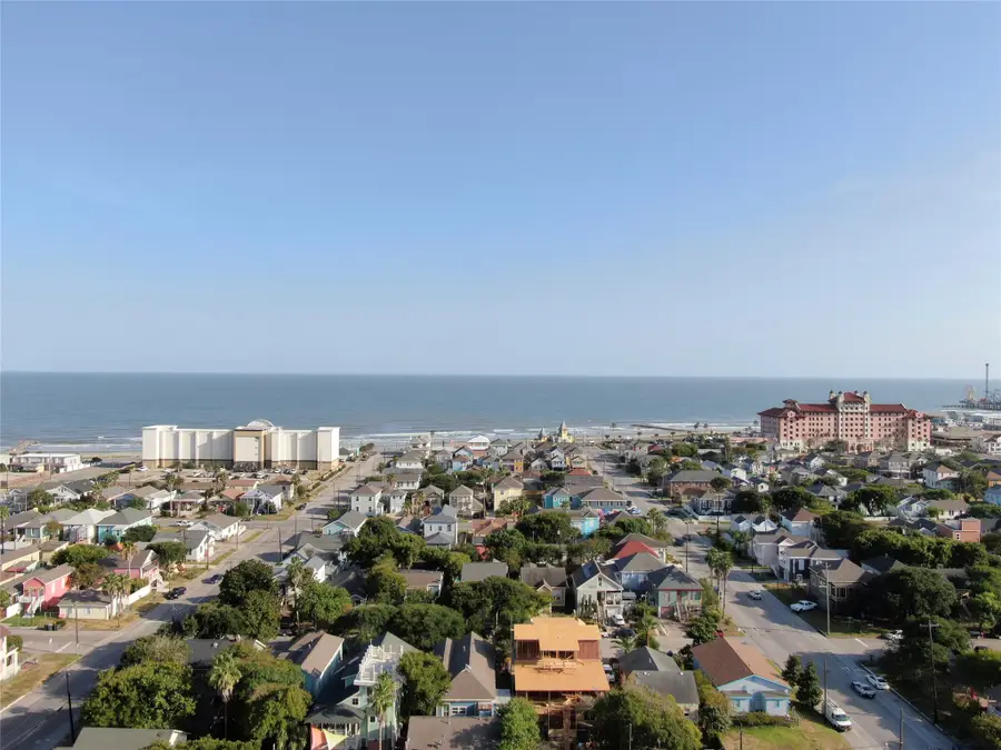 1816 Avenue N, Galveston, TX 77550 - #2