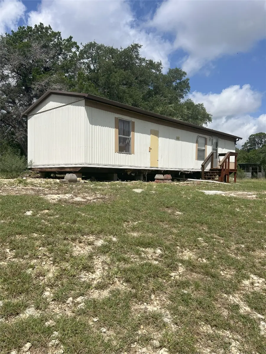 1075 Lakeshore Lane, Bandera, TX 78003 - Image #2
