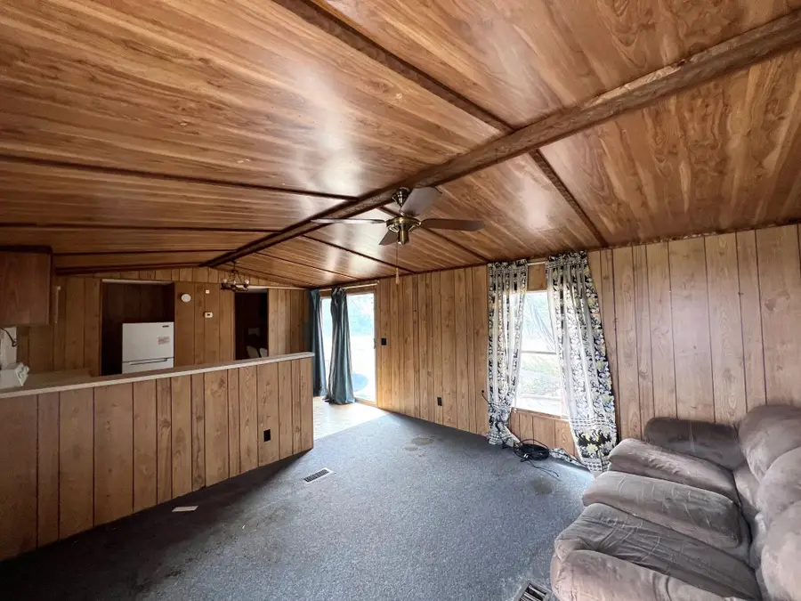 1075 Lakeshore Lane, Bandera, TX 78003 - Image #3