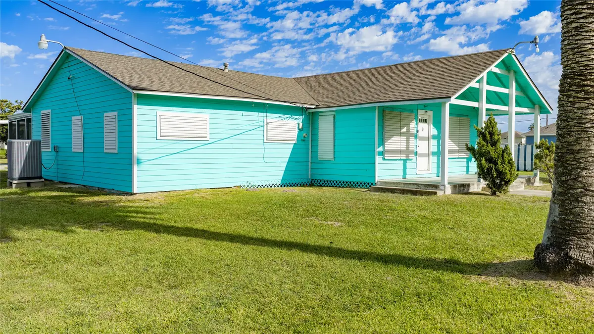 312 W Jefferson Avenue, Port O Connor, TX 77982 - Image #1