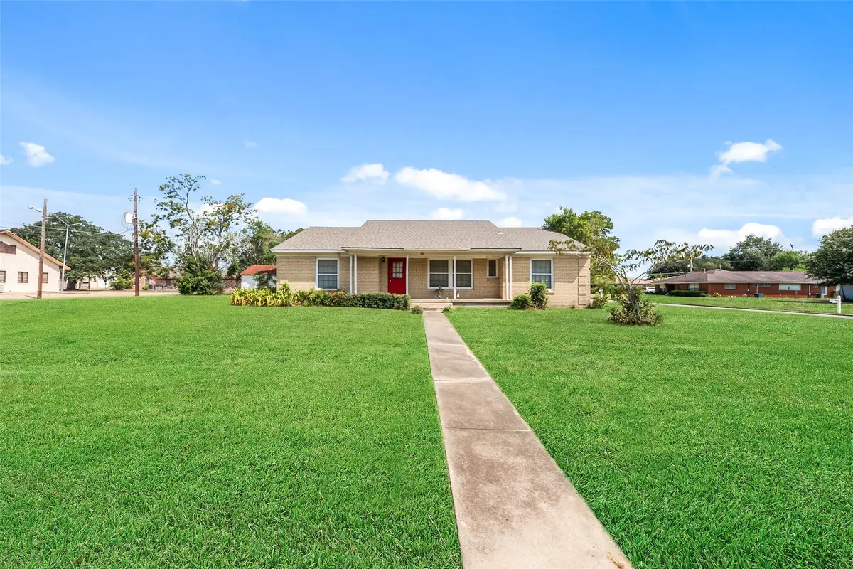 810 Main Street, Hempstead, TX 77445 - #1