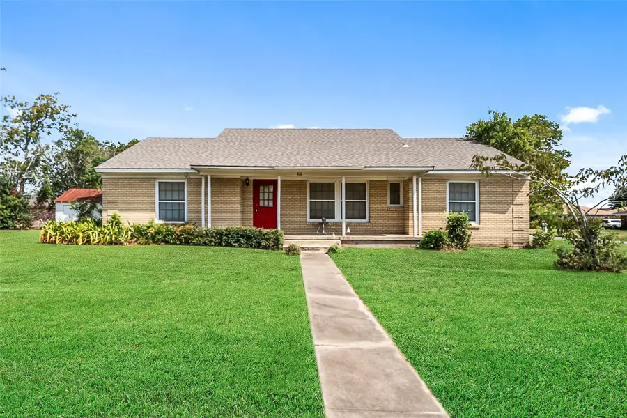 810 Main Street, Hempstead, TX 77445 - #2