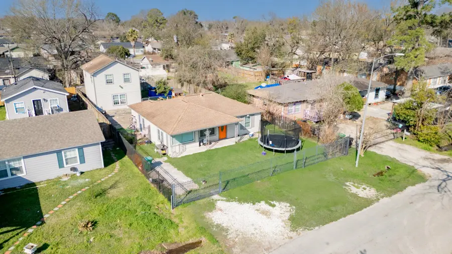 401 Cresline Street, Houston, TX 77076 - Image #2