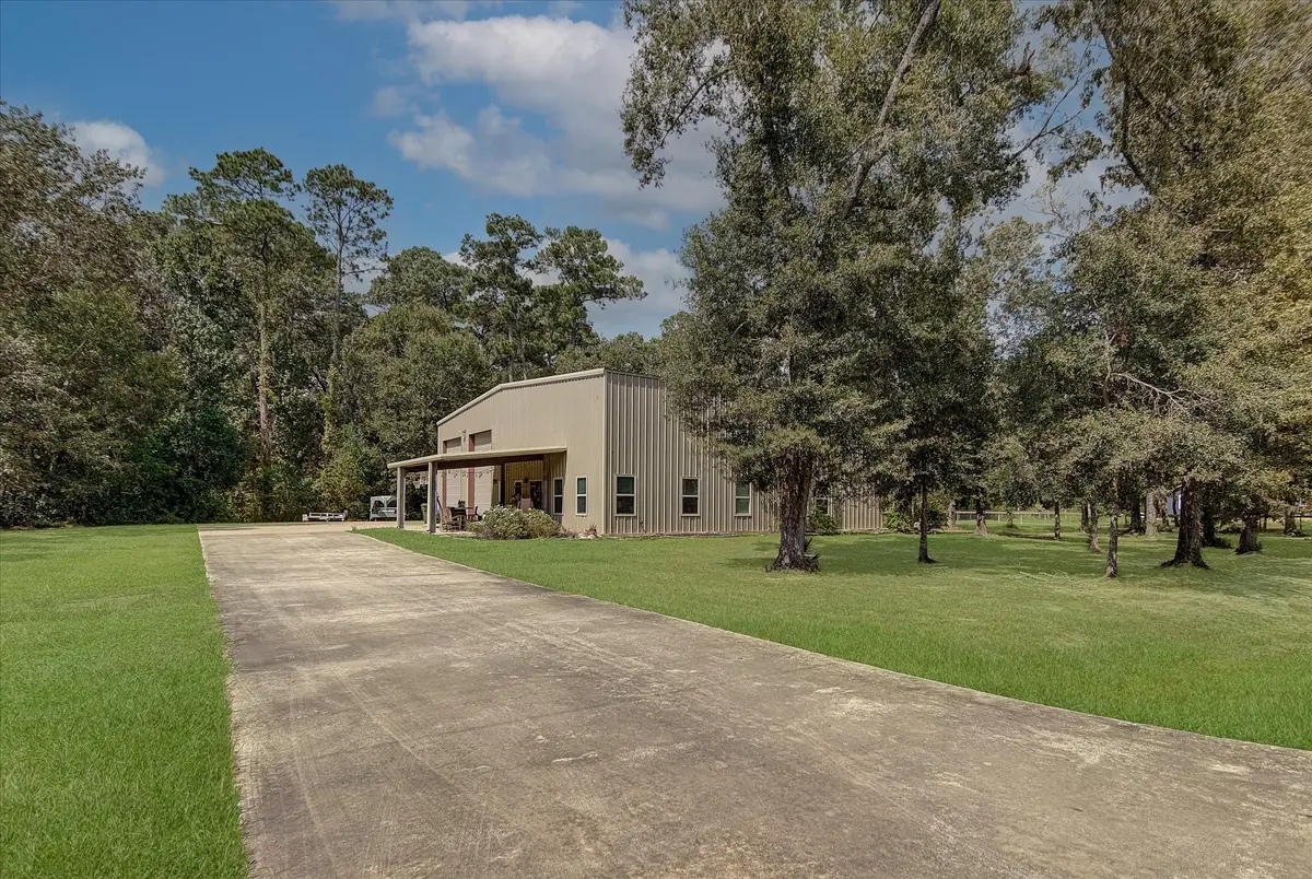 13015 Timberridge Drive, Dayton, TX 77535 - Image #1