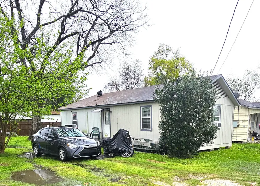 1106 S Airhart Drive, Baytown, TX 77520 - #3