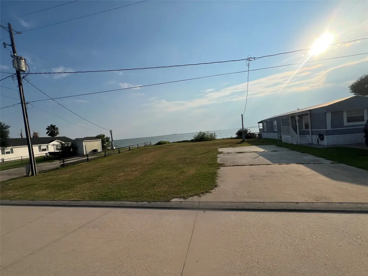 2514 Bay Oaks Harbor Drive, Baytown, TX 77523 - #1