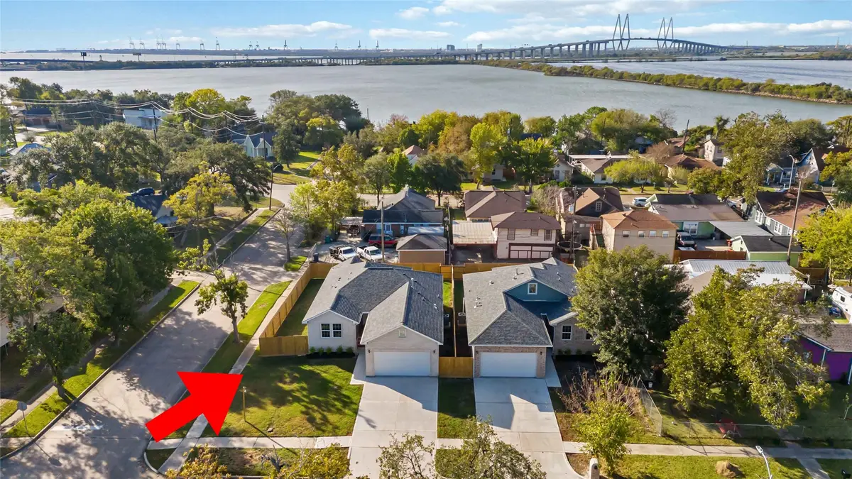 3201 Nebraska Street, Baytown, TX 77520 - Image #1