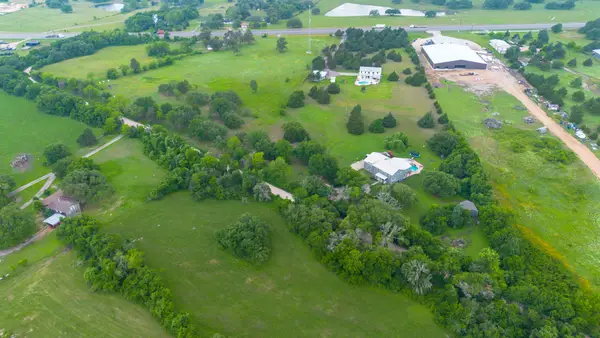 305 Affleck Road, Brenham, TX 77833