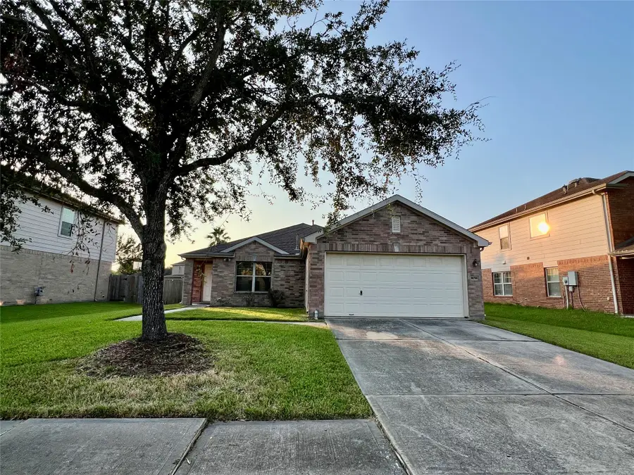 16750 Bending Creek Lane, Friendswood, TX 77546 - #2