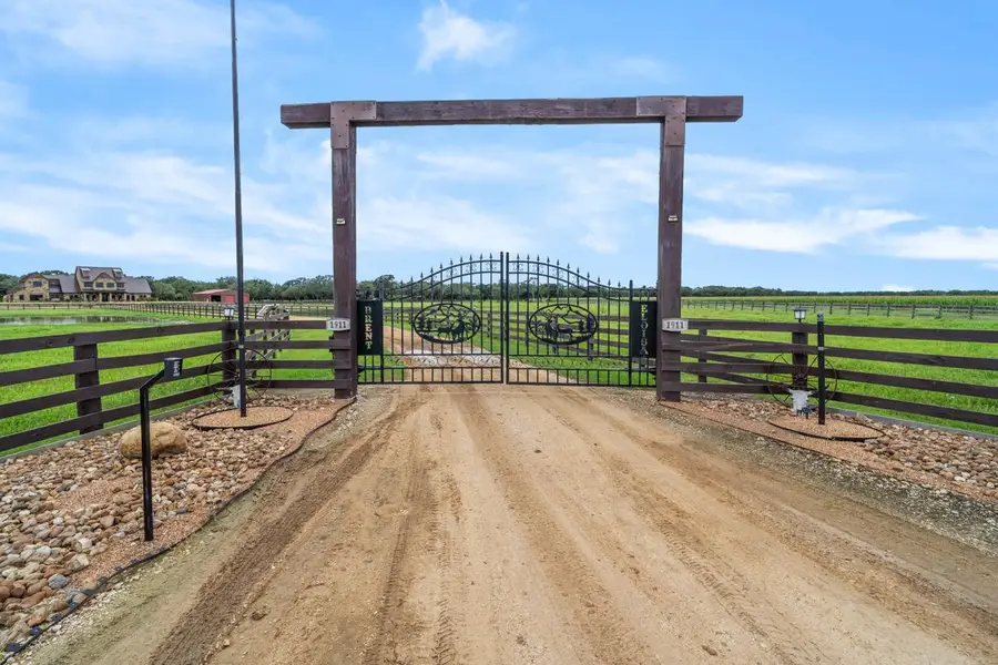 1911 County Road 370, El Campo, TX 77437 - #3