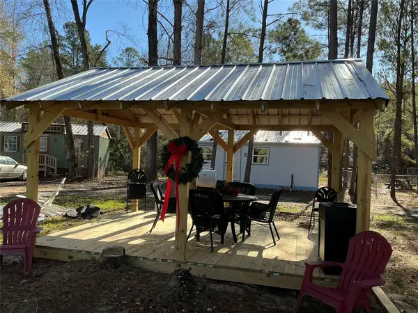 468 Onalaska East St Drive E, Onalaska, TX 77360