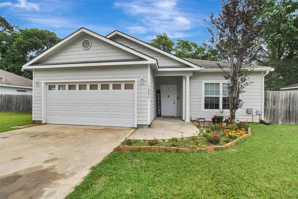 12511 Gulf Coast Dr, Willis, TX 77378