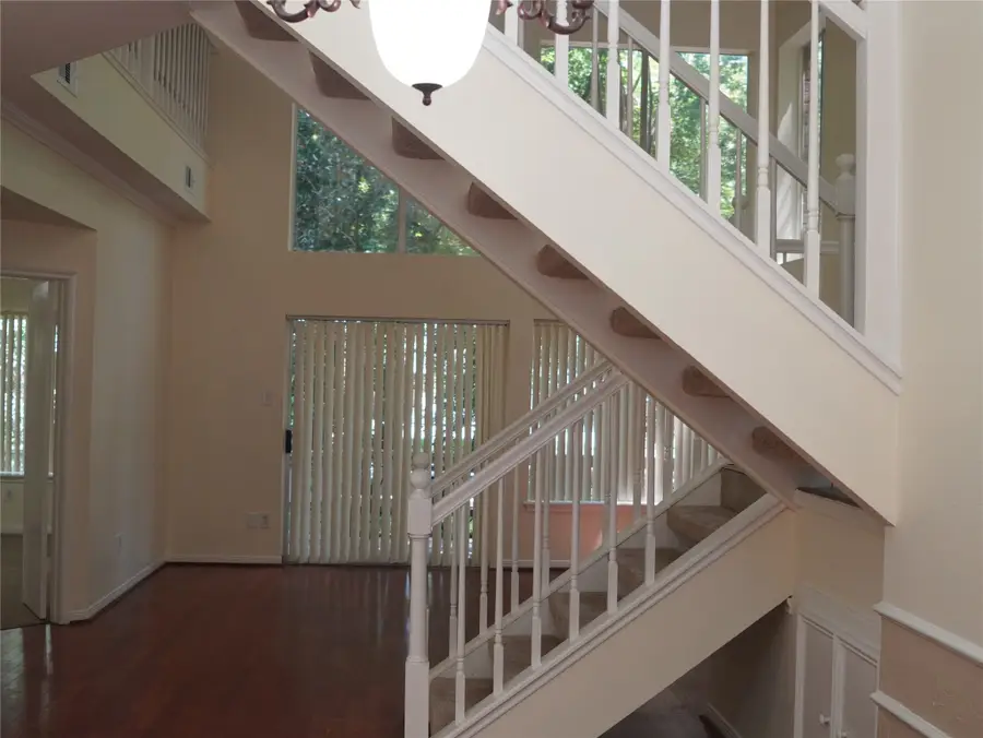 31 N Lakeridge Circle, The Woodlands, TX 77381 - #3