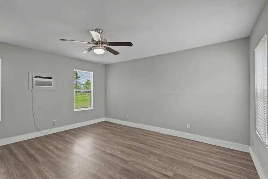 521 2nd Avenue N, Texas City, TX 77590 - #3