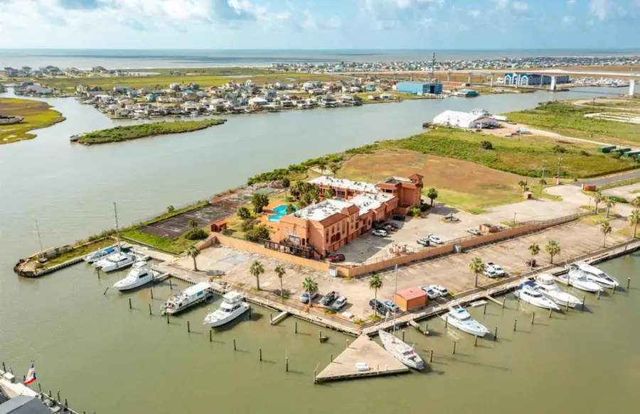 411 Sailfish Avenue #102, Freeport, TX 77541 - Image #3