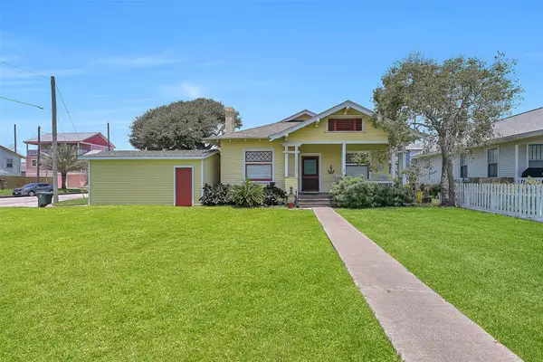 3228 Avenue R 1/2, Galveston, TX 77550