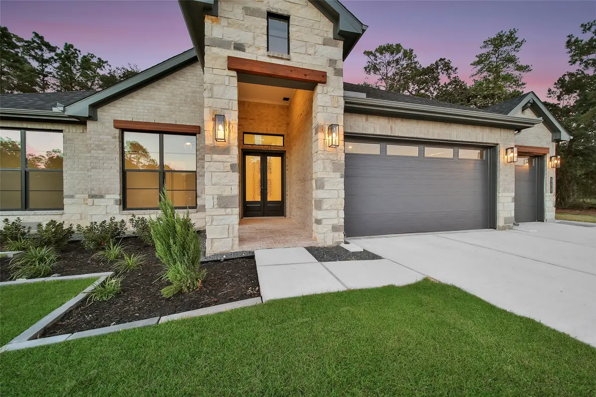 352 Louvenia Court, Pinehurst, TX 77362 - #1
