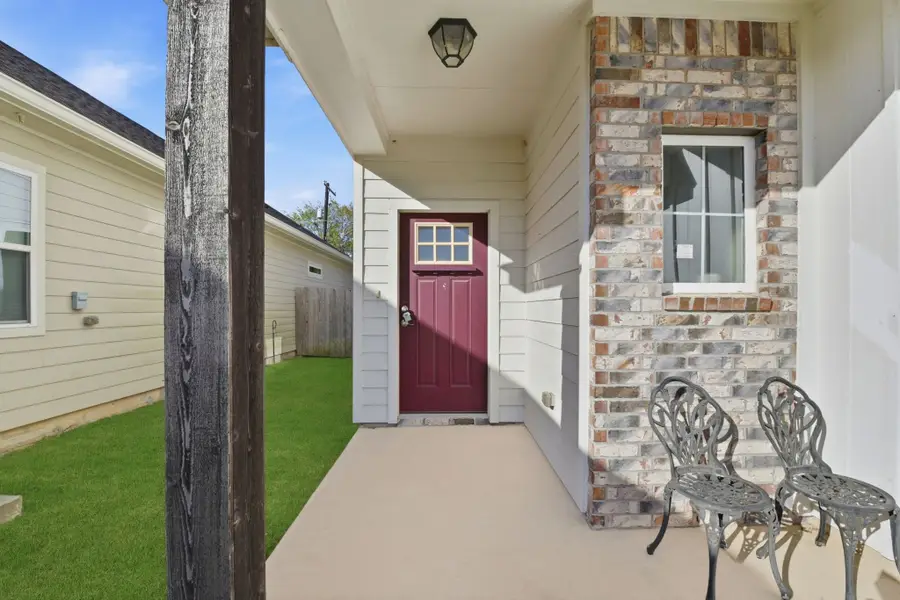 115 Austin Road, Angleton, TX 77515 - Image #3