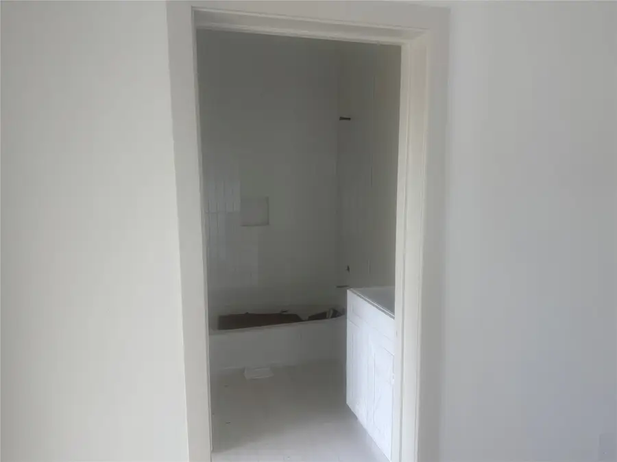 4009 Buffalo Moon Drive, Houston, TX 77045 - Image #2