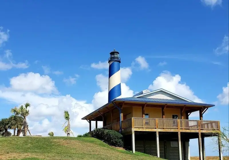 3308 Camp Hulen Drive, Palacios, TX 77465 - Image #2