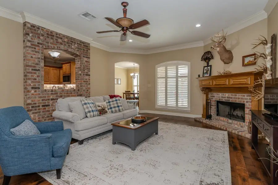 3655 Grayson Ln, Beaumont, TX 77713 - #3