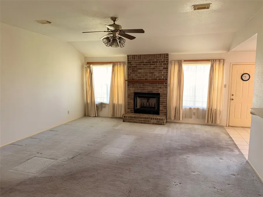 872 Granville Drive, Houston, TX 77091 - Image #2