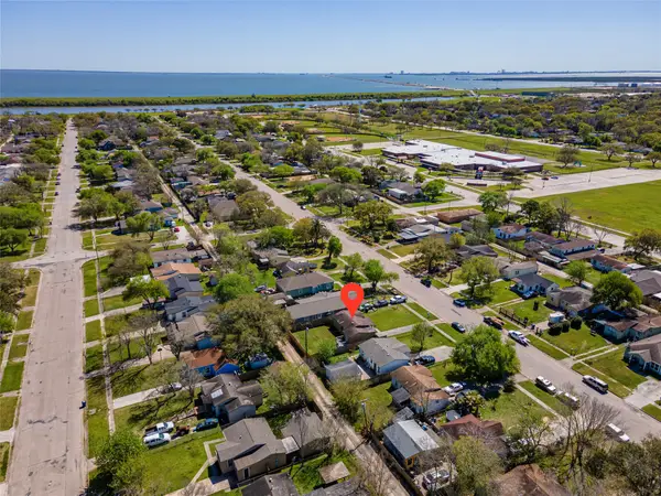 420 17th Avenue N, Texas City, TX 77590