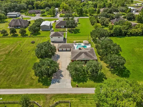 13221 Jamie Lane, Santa Fe, TX 77510