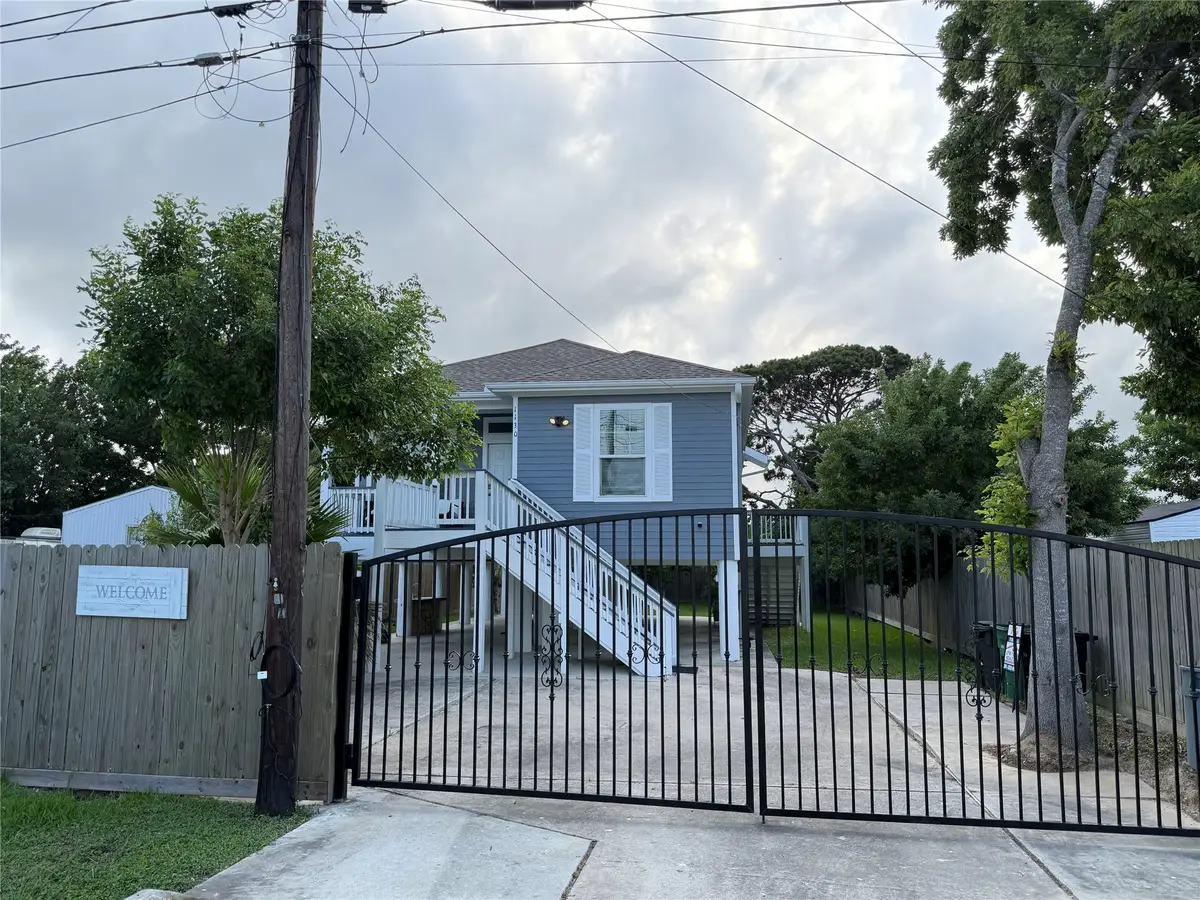 1130 10th Street, Dickinson, TX 77539 - #1